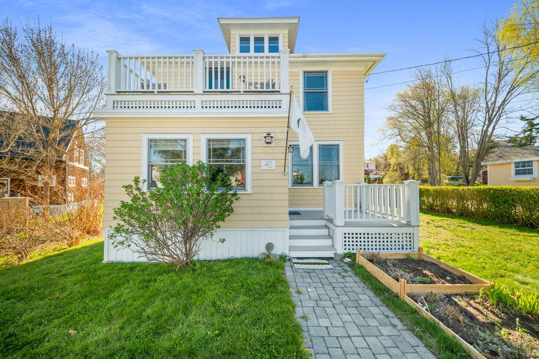 Exterior photo of a colonial home